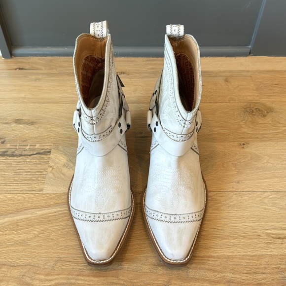 Dingo • Gummy Bear Western Bootie • Off White • 8.5 - Picture 3 of 8